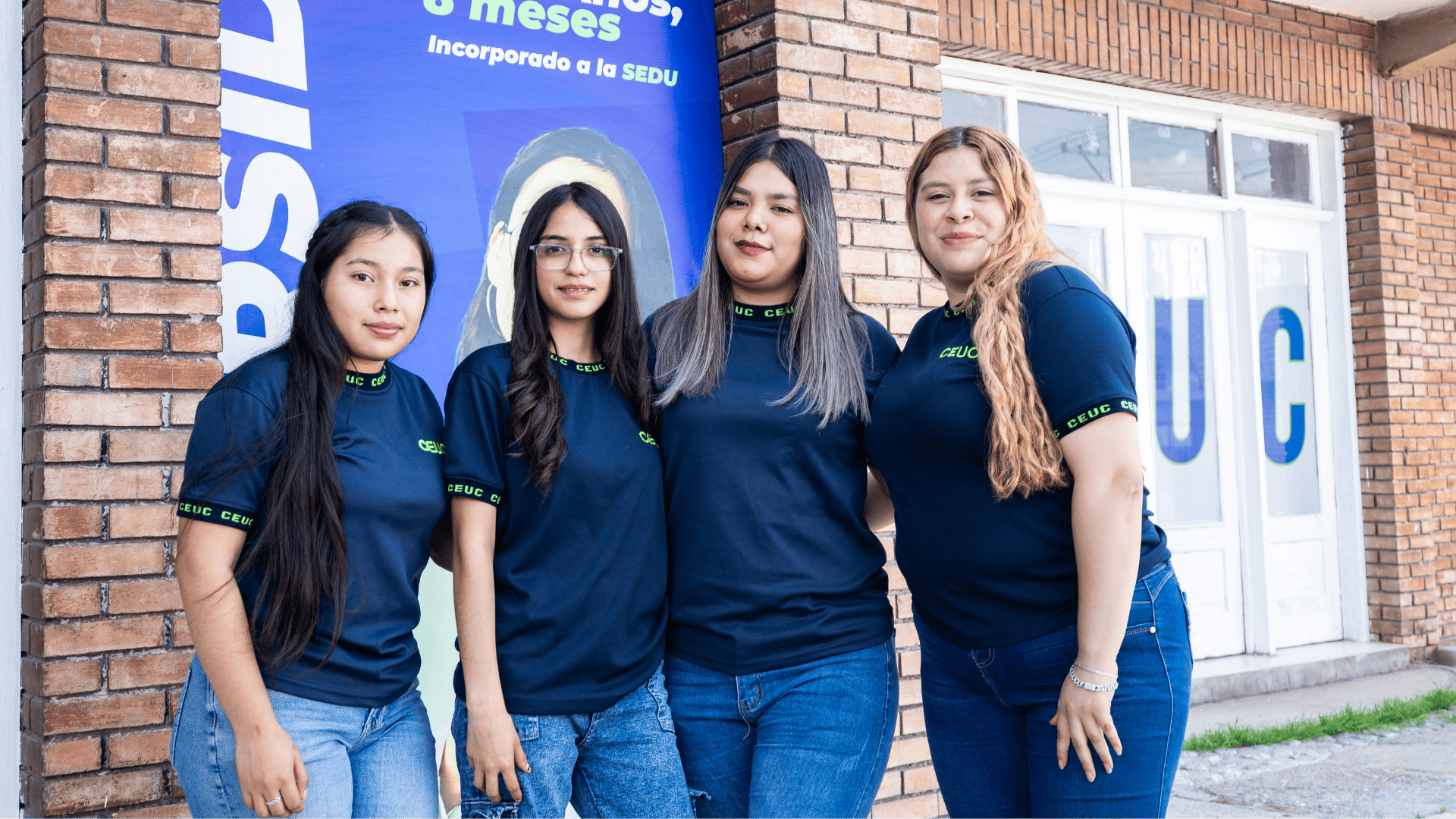 Alumnos de Bachillerato CEUC en campus